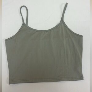 grey tank top